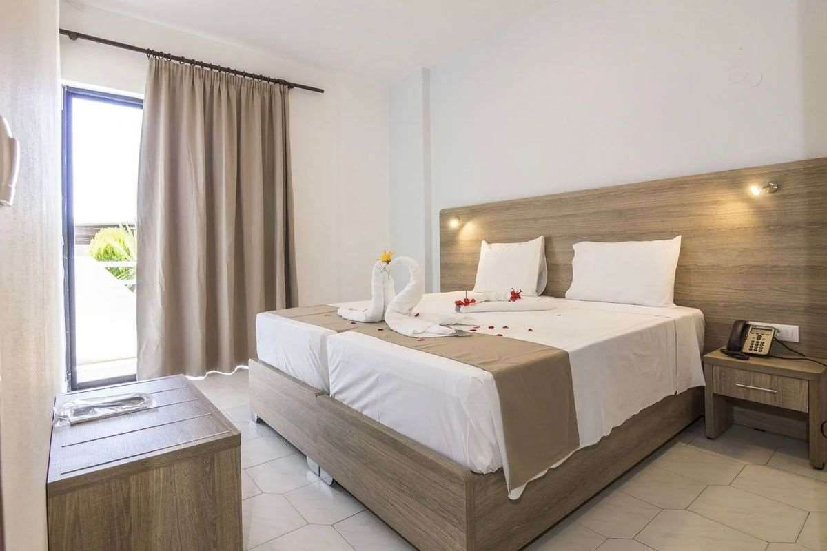 TIVOLI HOTEL 5