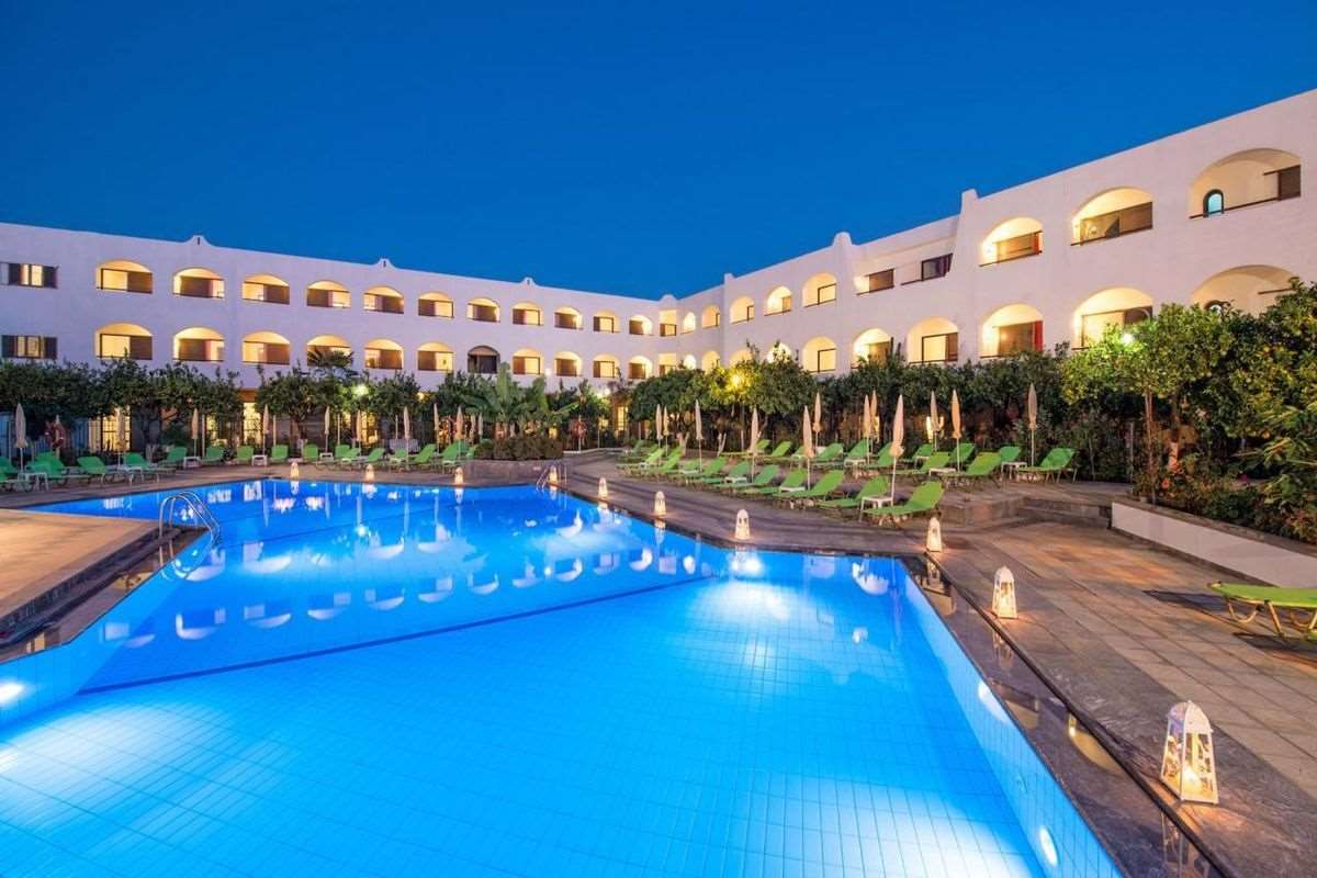 MALIA HOLIDAYS HOTEL