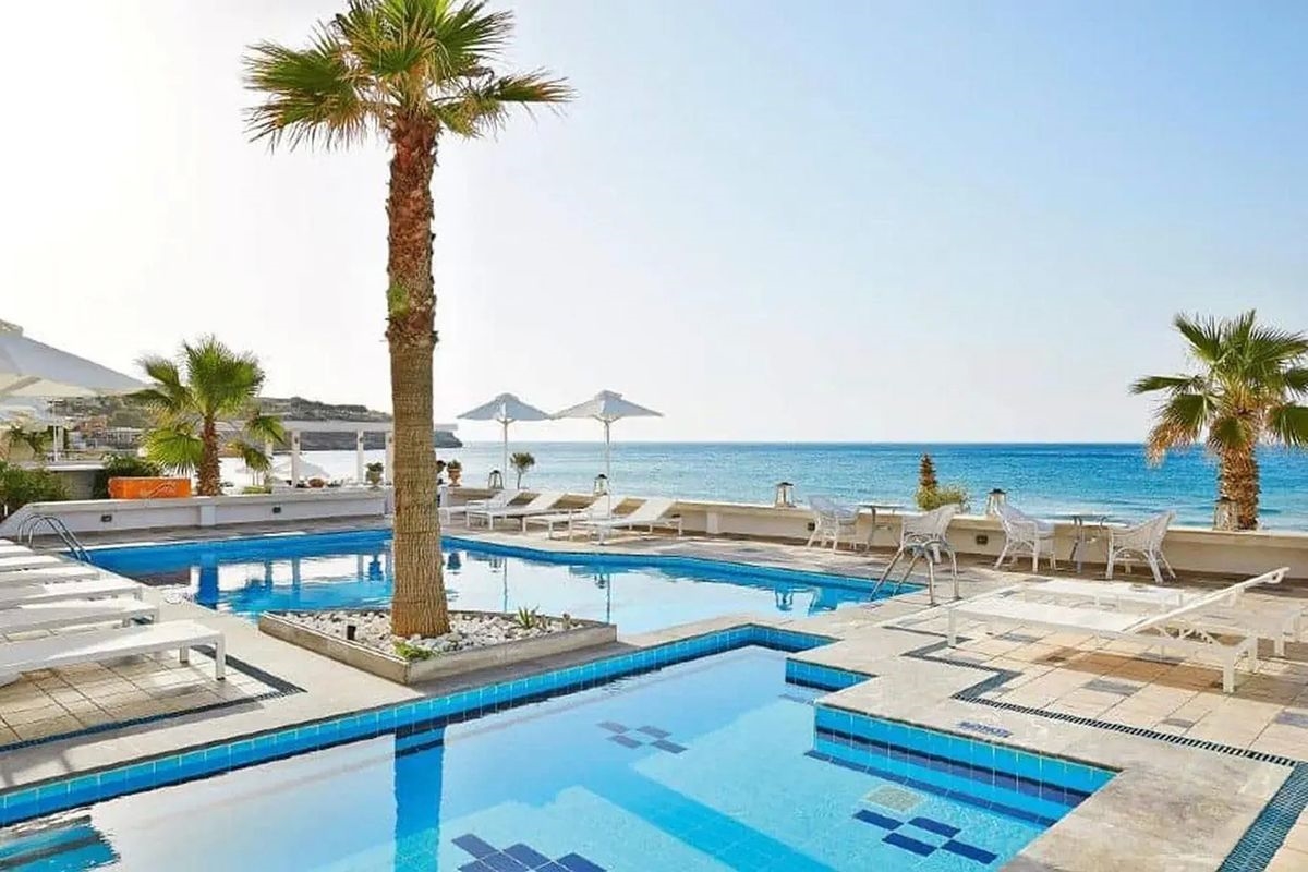 PETRADI BEACH LOUNGE HOTEL