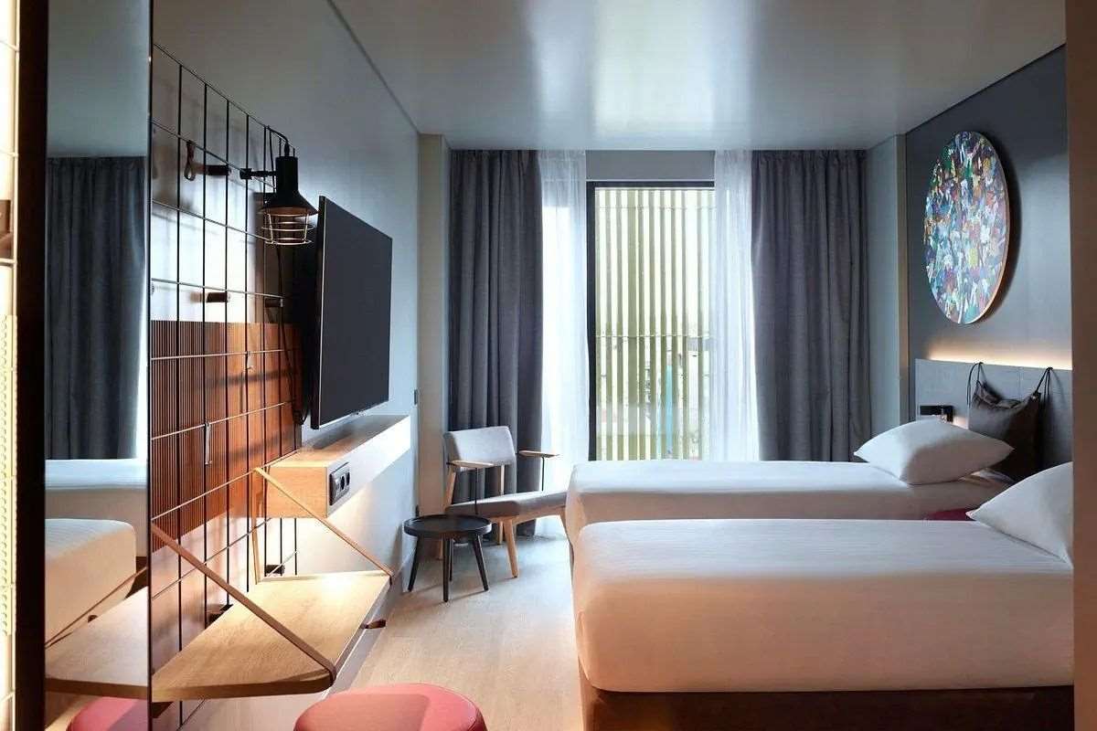 MOXY ATHENS CITY 3