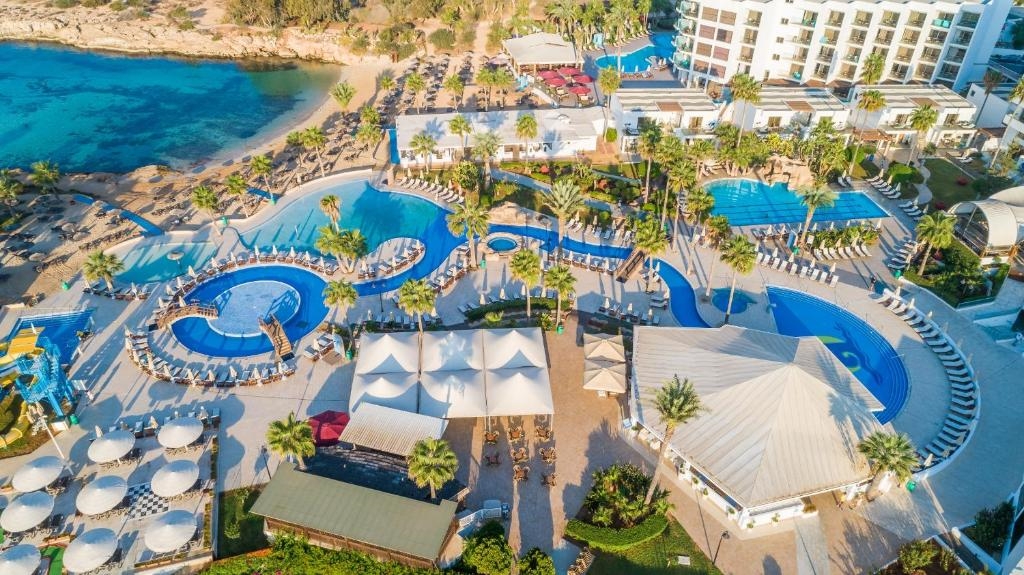 Adams Beach Hotel 4