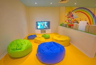 Adams Beach Hotel 5
