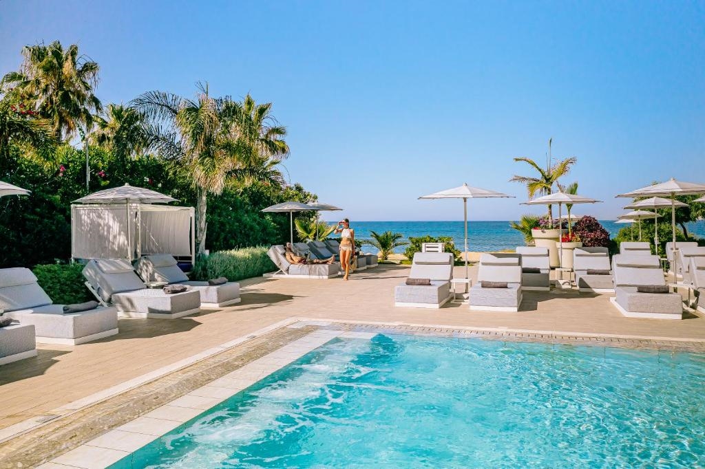 Ivi Mare - Designed for adults