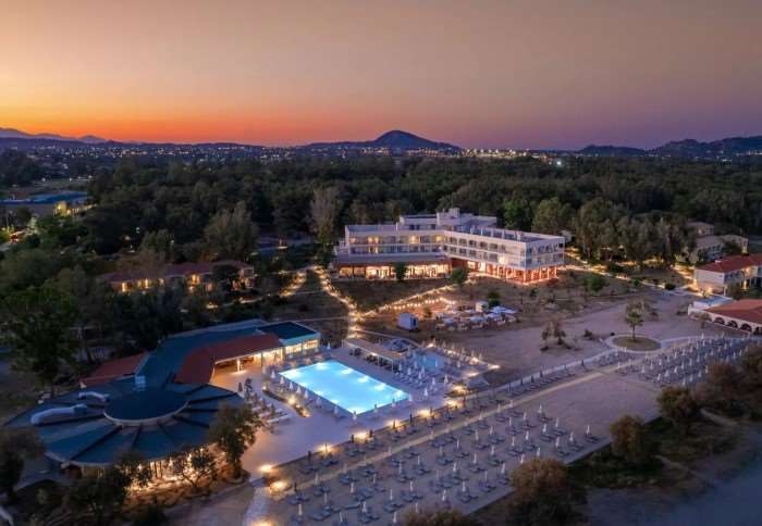 DOMES AULUS ZANTE, AUTOGRAPH COLLECTION