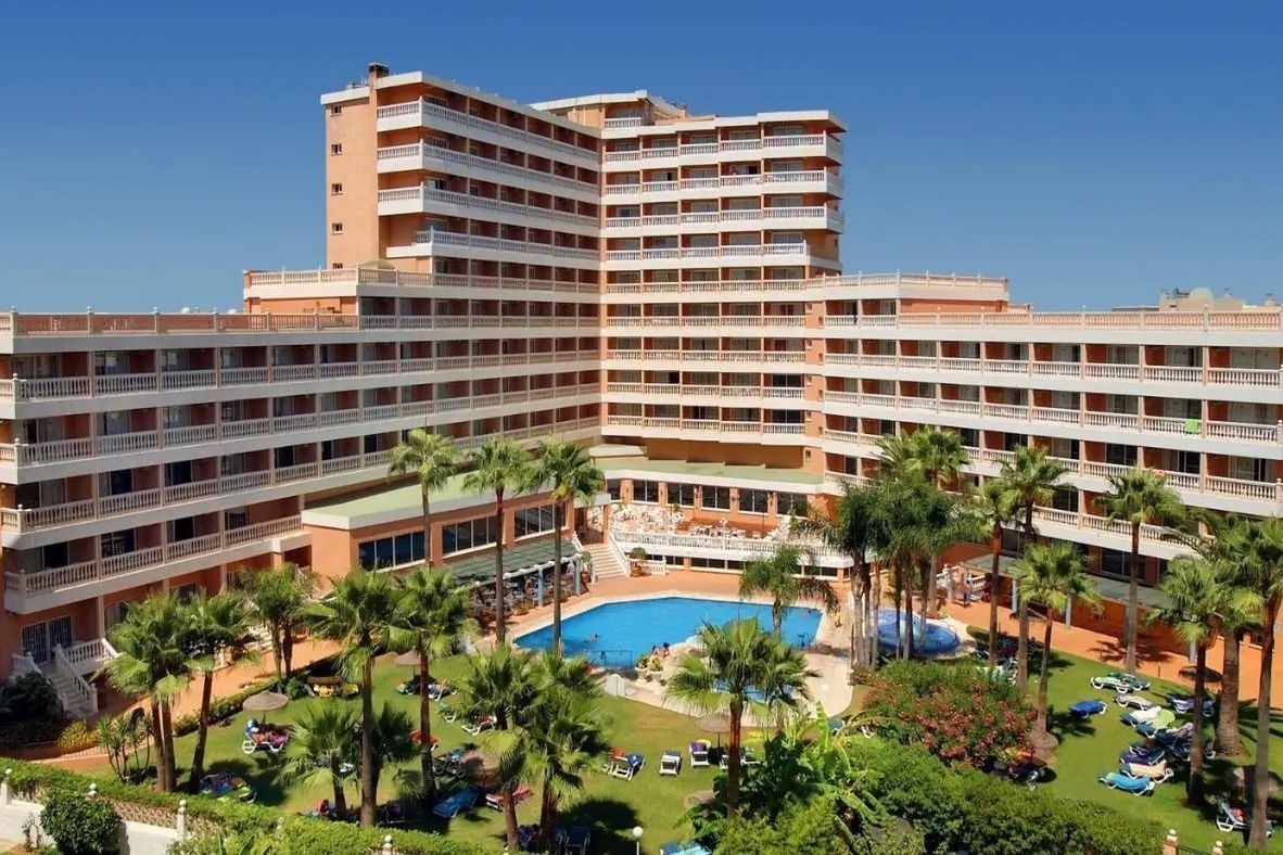 Hotel Parasol by Dorobe