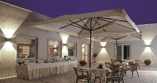 Suites & Residence Hotel