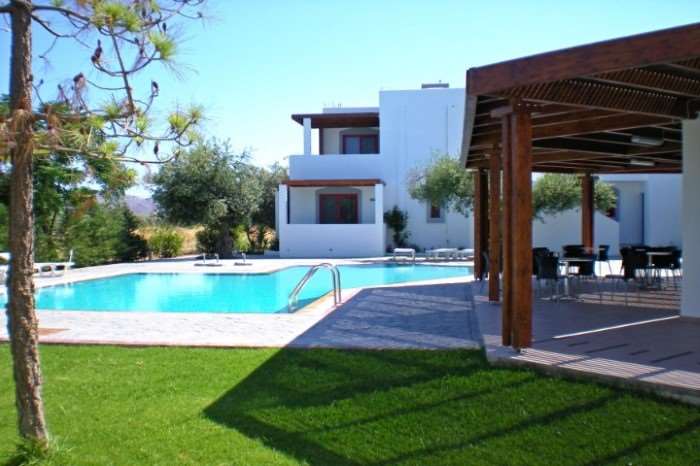 TRIANTAFYLLAS APARTMENTS