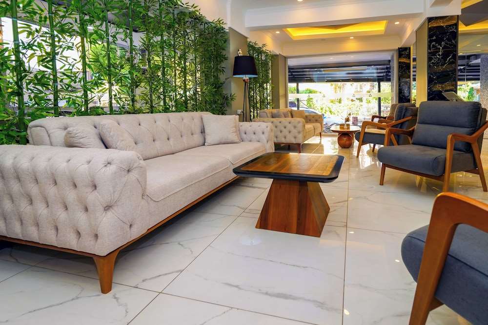 Miss Cleopatra Hotel 5